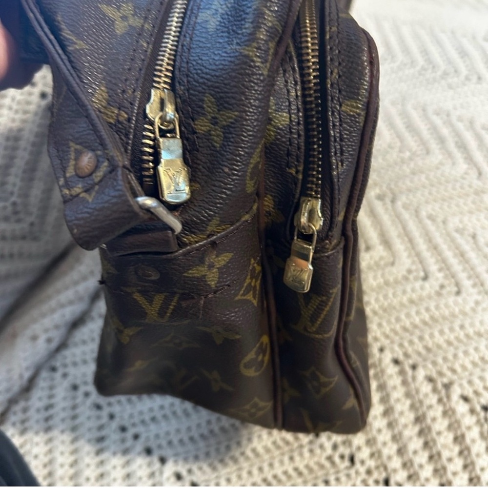 Authentic Louis Vuitton Monogram Double Zip Crossbody in Brown and Gold - Picture 6 of 13